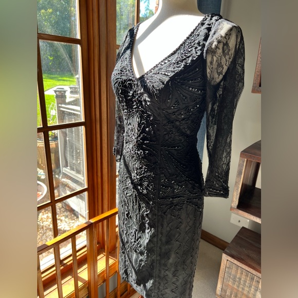 NWT Sue Wong 6 V-Neck Knee-Length Lace & Beaded Dress - Picture 2 of 13